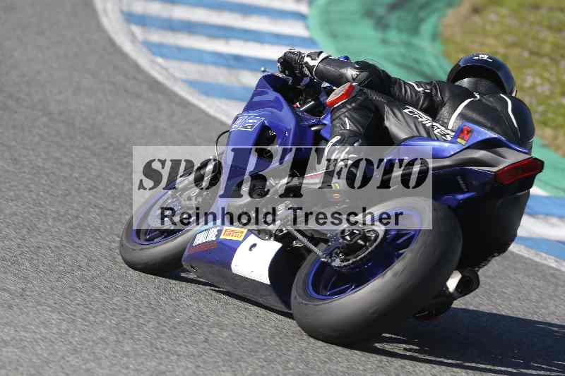 /Archiv-2024/02 29.01.-02.02.2024 Moto Center Thun Jerez/Gruppe rot-red/backside